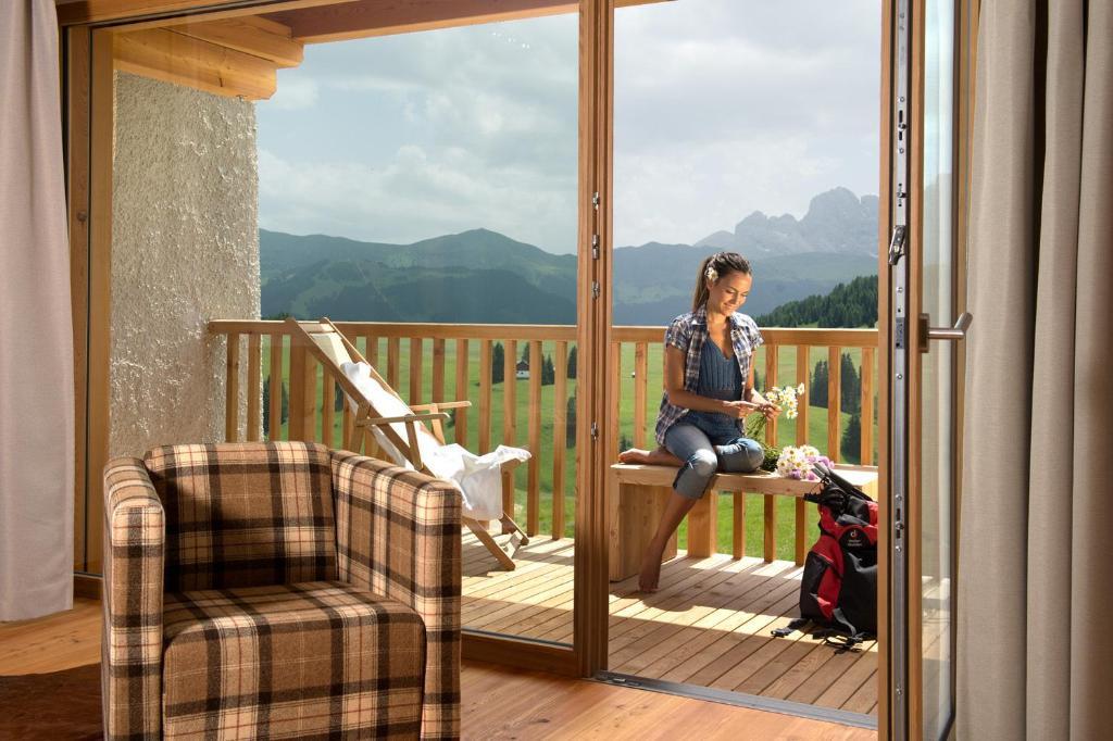 Sporthotel Sonne Alpe Di Siusi Exterior photo